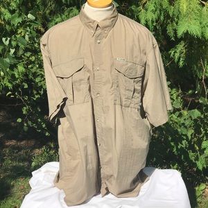 Columbia shortsleeved button down GRT XXL